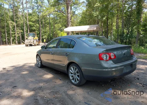 2008 Volkswagen Passat Vr6 из США, поврежденный, VIN WVWCU73C68P030395